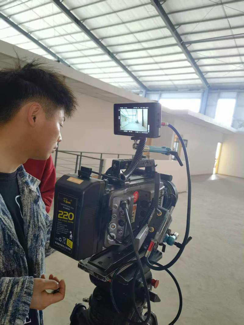 创新驱动，智领未来——新泰市TVC与广告片拍摄制作的创新实践